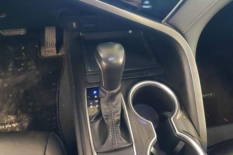 Used Toyota Camry 2021 2.0G Luxury Edition Gear Lever