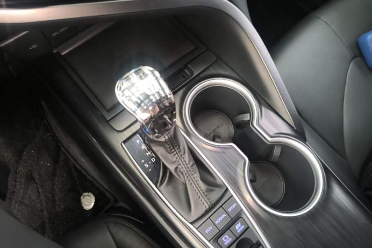 Used Toyota Camry 2021 Dual-Motor 2.5HG Luxury Edition Gear Lever