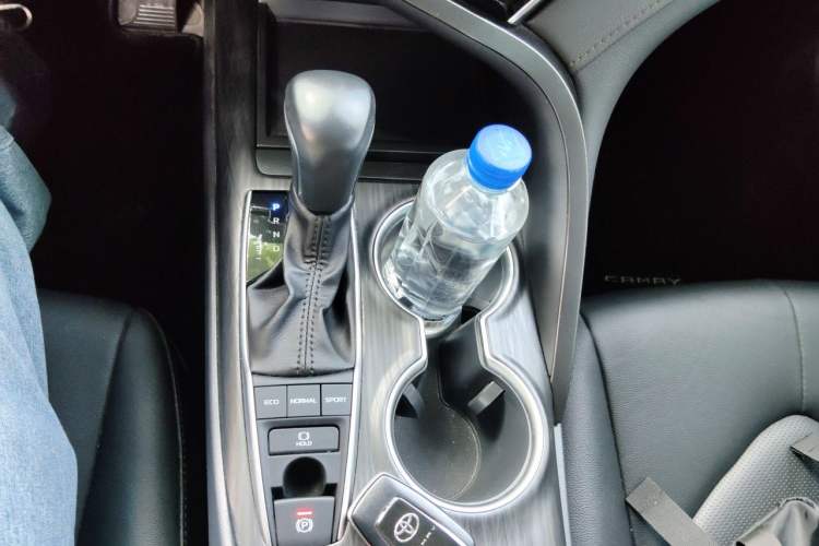 Used Toyota Camry 2021 2.5G Luxury Edition Gear Lever