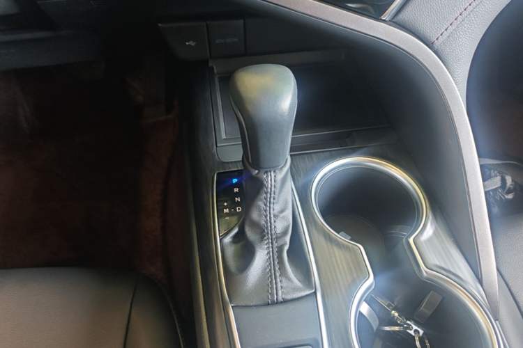 Used Toyota Camry 2021 2.0G Luxury Edition Gear Lever