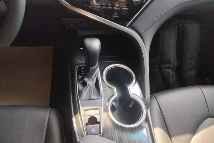 Used Toyota Camry 2021 2.0G Luxury Edition Gear Lever