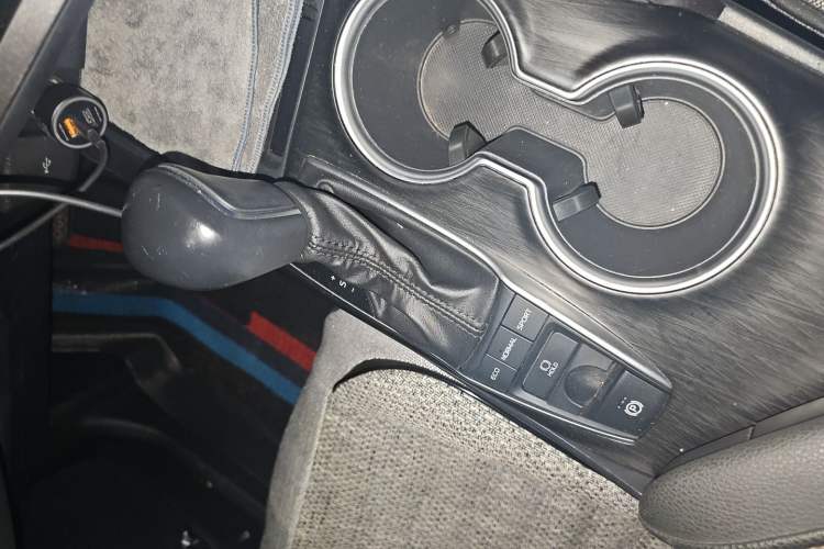 Used Toyota Camry 2021 2.5G Luxury Edition Gear Lever