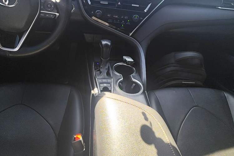 Used Toyota Camry 2021 2.5G Luxury Edition Gear Lever