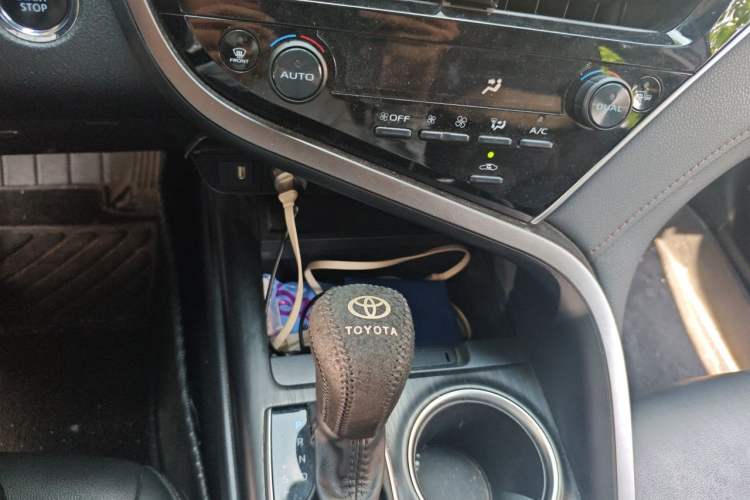 Used Toyota Camry 2021 2.5G Luxury Edition Gear Lever