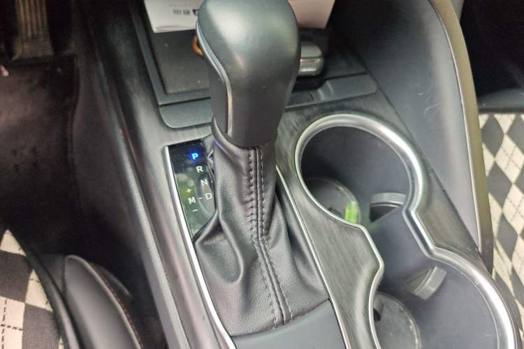 Used Toyota Camry 2021 2.0G Luxury Edition Gear Lever