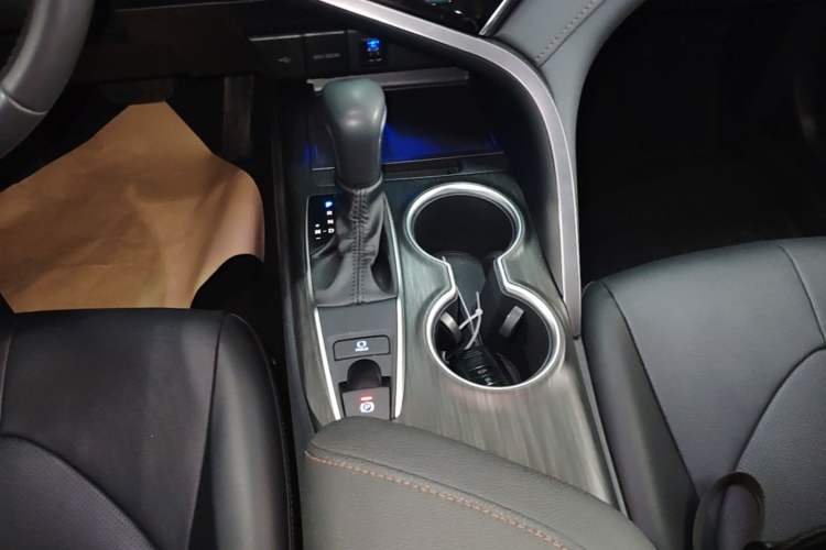 Used Toyota Camry 2021 2.0G Luxury Edition Gear Lever