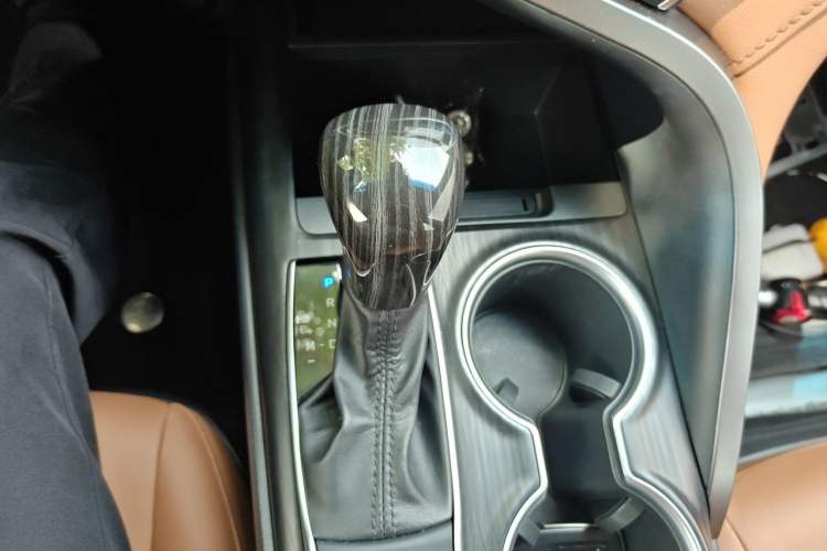 Used Toyota Camry 2021 2.0G Luxury Edition Gear Lever
