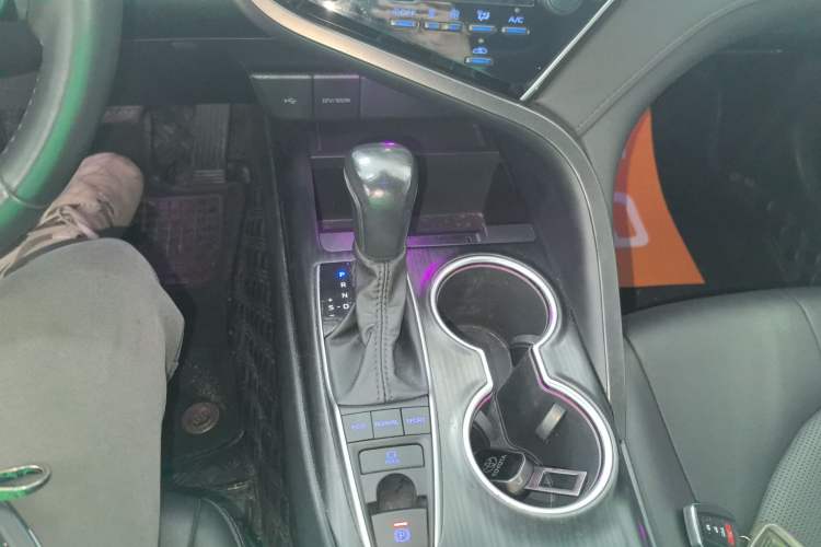 Used Toyota Camry 2021 2.5G Luxury Edition Gear Lever