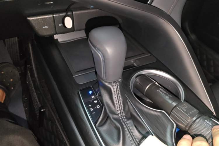 Used Toyota Camry 2021 Dual-Motor 2.5HG Luxury Edition Gear Lever