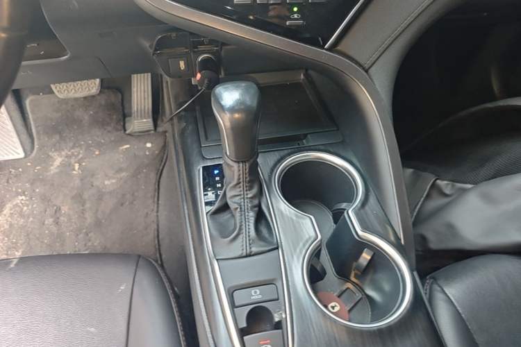 Used Toyota Camry 2021 2.0G Luxury Edition Gear Lever