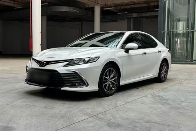 Ojetý Toyota Camry 2021 2.5G Luxury Edition