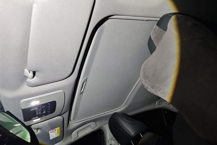Used Toyota Camry 2021 2.0G Luxury Edition Headliner