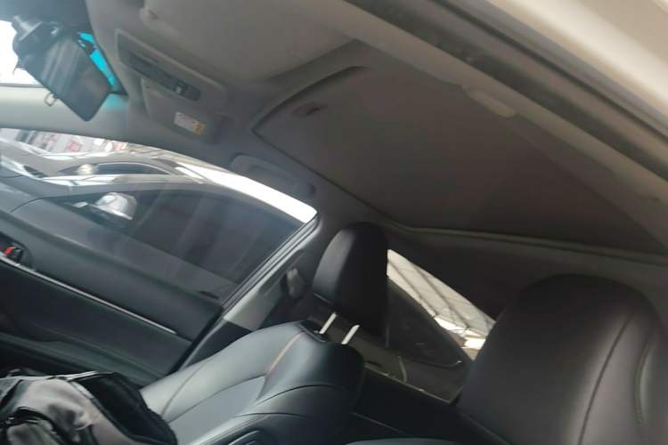 Used Toyota Camry 2021 2.0G Luxury Edition Headliner