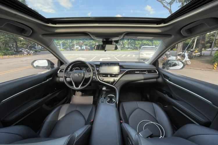 Used Toyota Camry 2021 2.0G Luxury Edition Interior 1