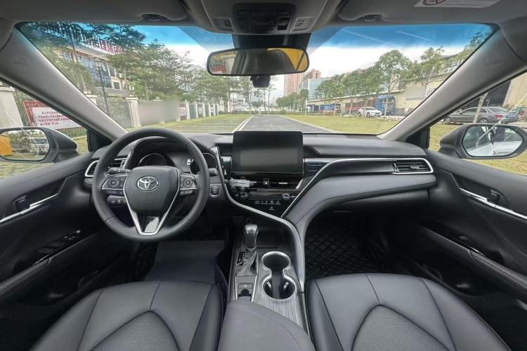 Used Toyota Camry 2021 2.0G Luxury Edition Interior 1