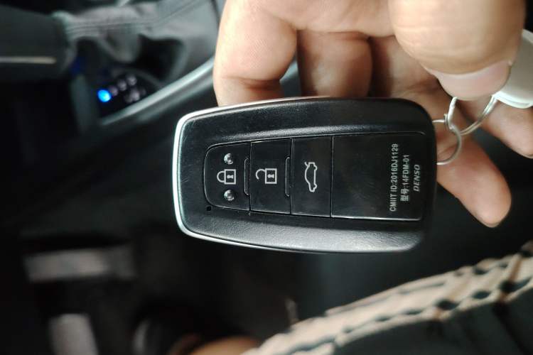 Used Toyota Camry 2021 2.0G Luxury Edition Interior 1