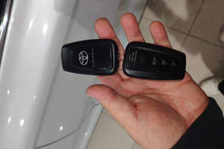 Used Toyota Camry 2021 2.0G Luxury Edition Interior 1