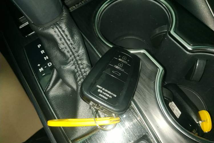 Used Toyota Camry 2021 2.0G Luxury Edition Interior 1