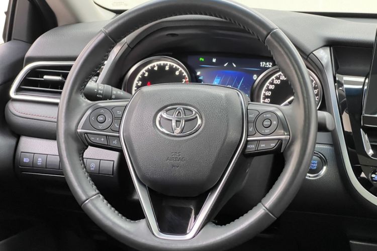 Used Toyota Camry 2021 2.0G Luxury Edition Interior 1