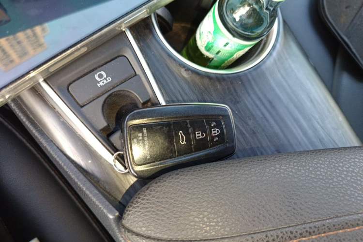 Used Toyota Camry 2021 2.0G Luxury Edition Interior 1