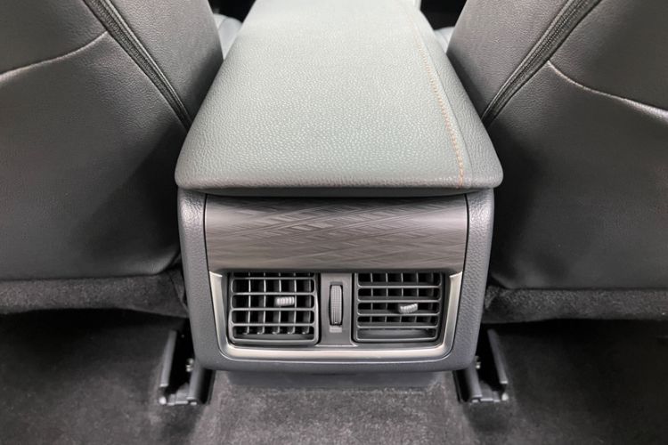 Used Toyota Camry 2021 2.0G Luxury Edition Interior 10