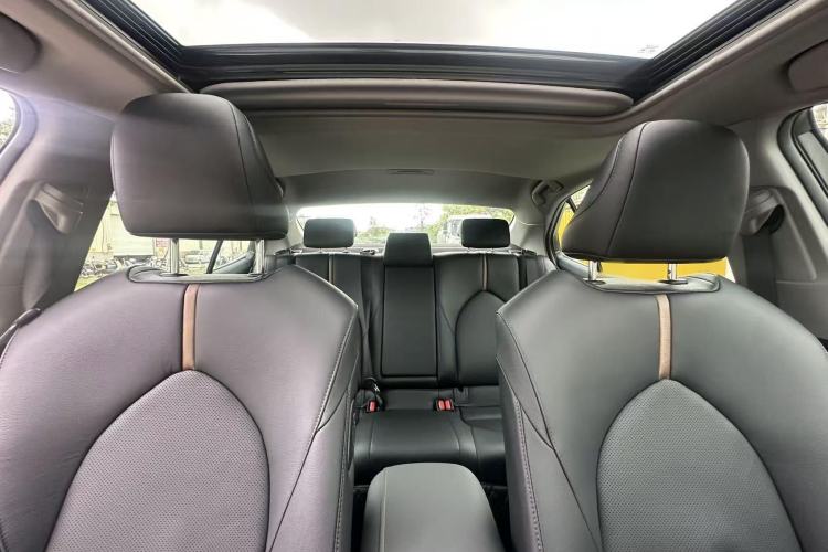 Used Toyota Camry 2021 2.0G Luxury Edition Interior 2