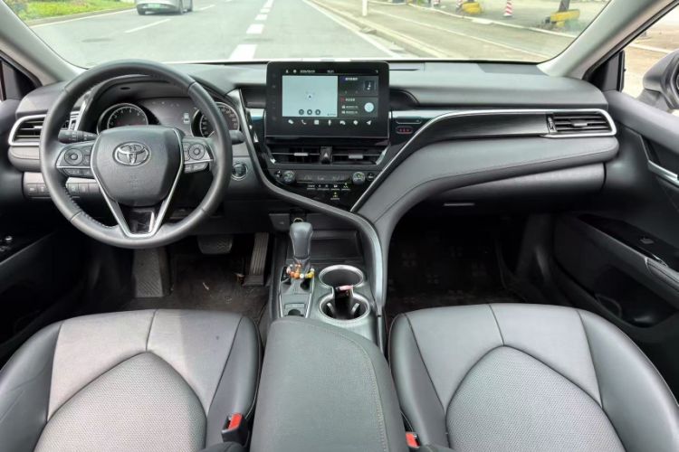 Used Toyota Camry 2021 2.0G Luxury Edition Interior 2