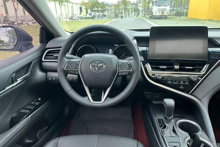 Used Toyota Camry 2021 2.0G Luxury Edition Interior 2