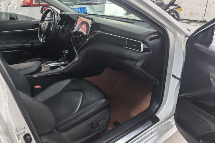 Used Toyota Camry 2021 2.0G Luxury Edition Interior 2