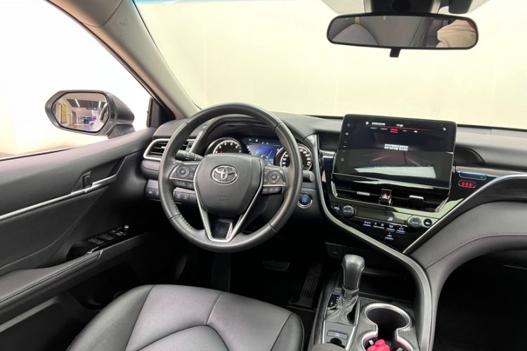 Used Toyota Camry 2021 2.0G Luxury Edition Interior 2