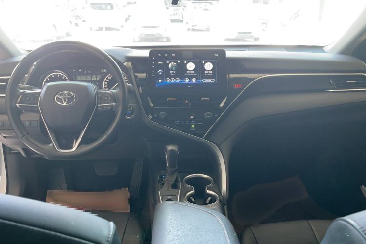 Used Toyota Camry 2021 2.0G Luxury Edition Interior 3