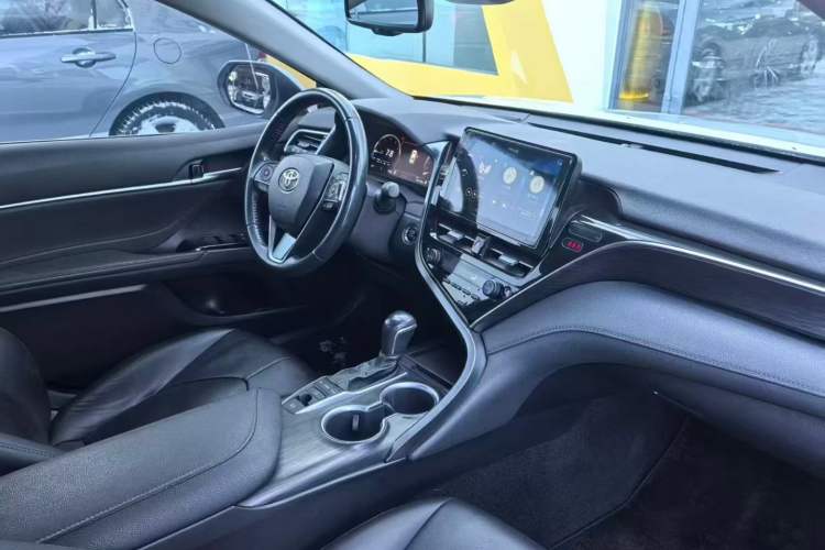 Used Toyota Camry 2021 2.5G Luxury Edition Interior 3