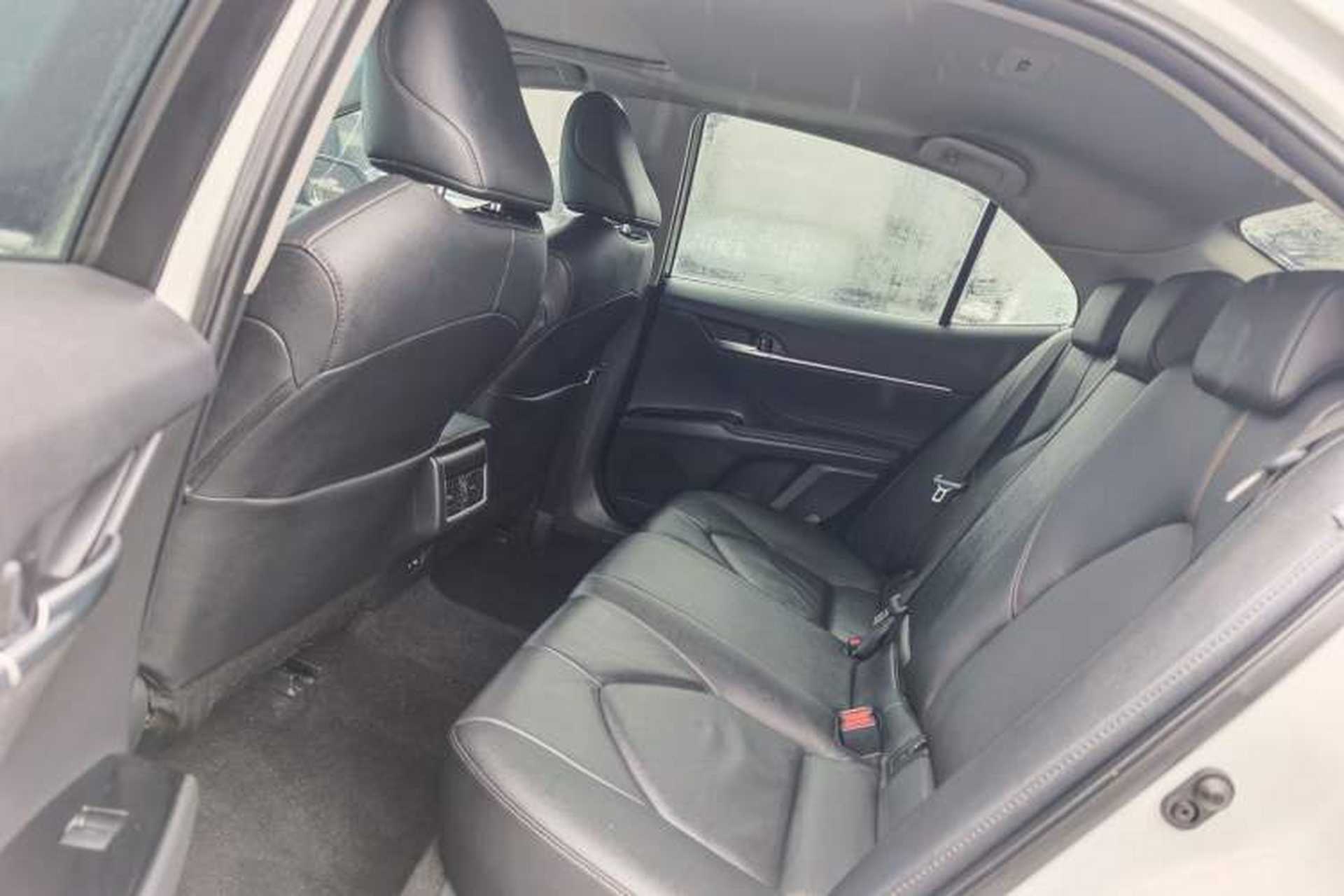 Used Toyota Camry 2021 2.0G Luxury Edition Interior 3