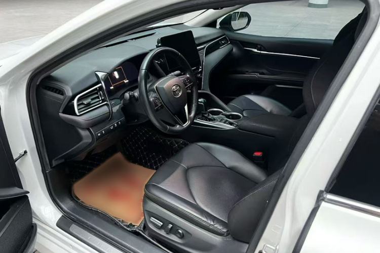 Used Toyota Camry 2021 2.5G Luxury Edition Interior 3
