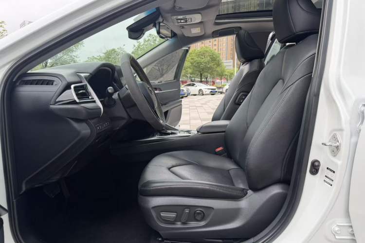 Used Toyota Camry 2021 2.5G Luxury Edition Interior 3