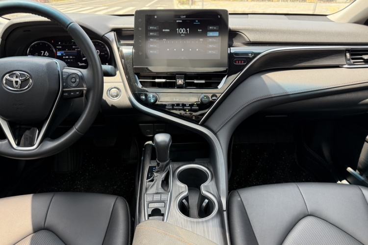 Used Toyota Camry 2021 2.5G Luxury Edition Interior 3