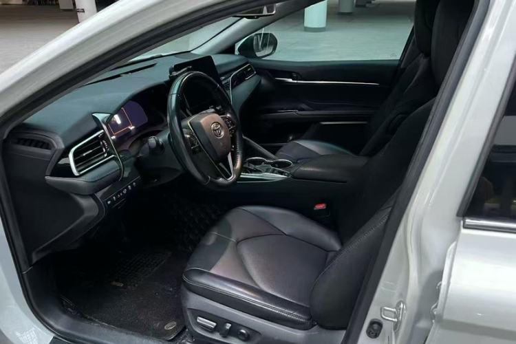 Used Toyota Camry 2021 2.5G Luxury Edition Interior 3