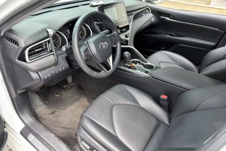 Used Toyota Camry 2021 2.0G Luxury Edition Interior 4