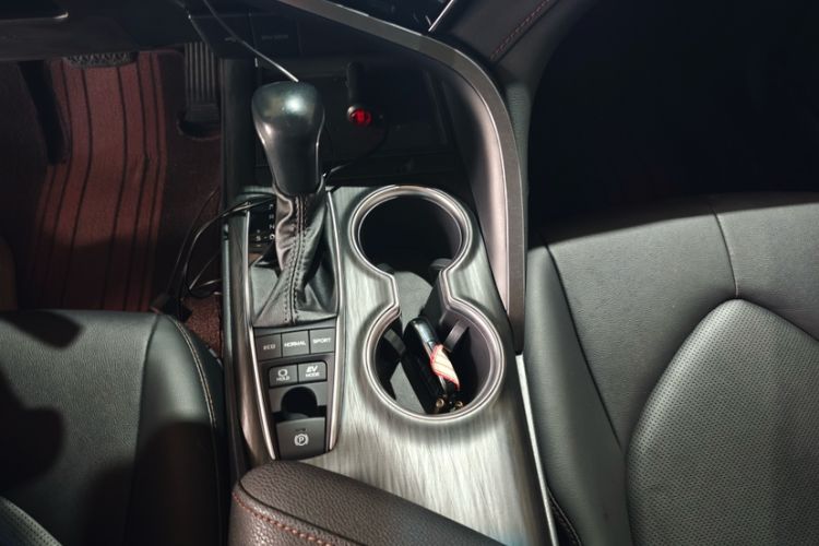 Used Toyota Camry 2021 Dual-Motor 2.5HG Luxury Edition Interior 4