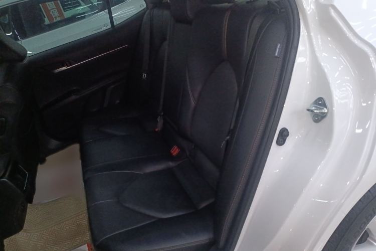 Used Toyota Camry 2021 2.0G Luxury Edition Interior 4