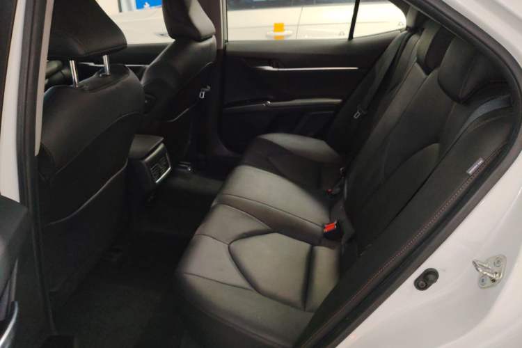 Used Toyota Camry 2021 2.0G Luxury Edition Interior 4