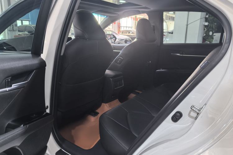 Used Toyota Camry 2021 2.0G Luxury Edition Interior 4