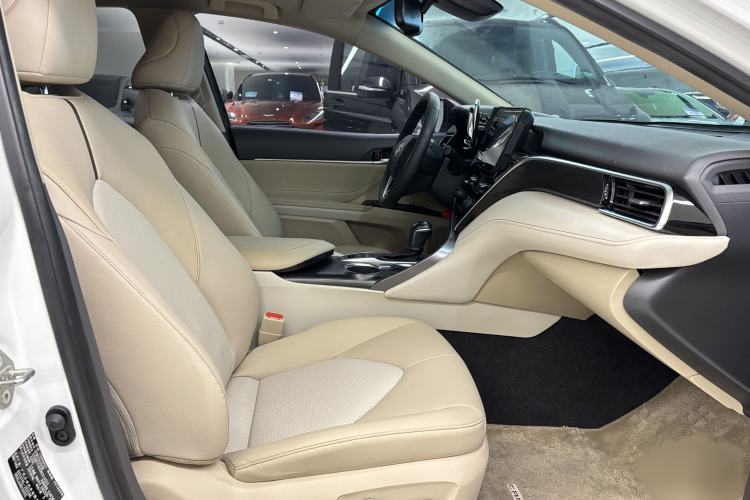 Used Toyota Camry 2021 2.5G Luxury Edition Interior 4