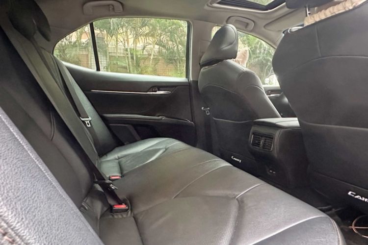 Used Toyota Camry 2021 Dual-Motor 2.5 HGVP Leading Edition Interior 4