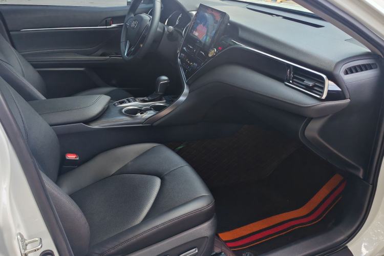 Used Toyota Camry 2021 Dual-Motor 2.5 HGVP Leading Edition Interior 4