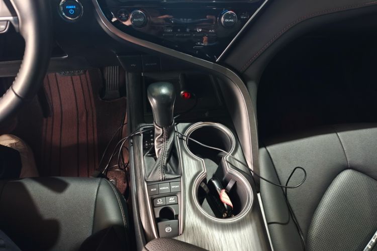 Used Toyota Camry 2021 Dual-Motor 2.5HG Luxury Edition Interior 5