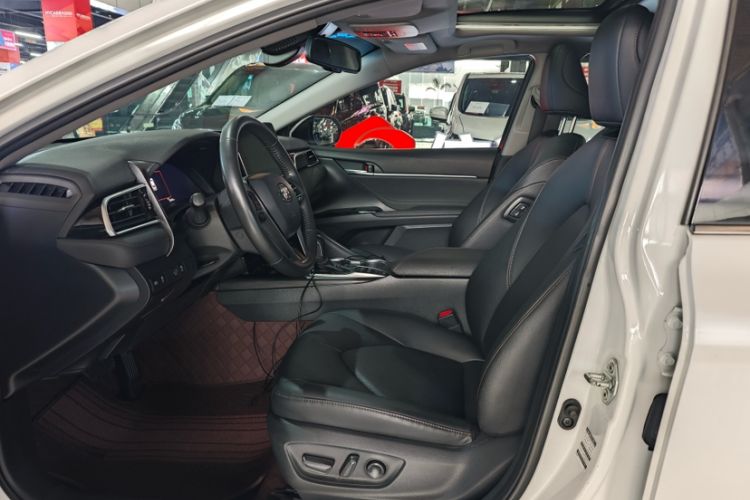 Used Toyota Camry 2021 Dual-Motor 2.5HG Luxury Edition Interior 6