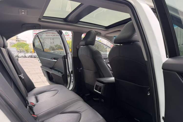 Used Toyota Camry 2021 2.5G Luxury Edition Interior 6