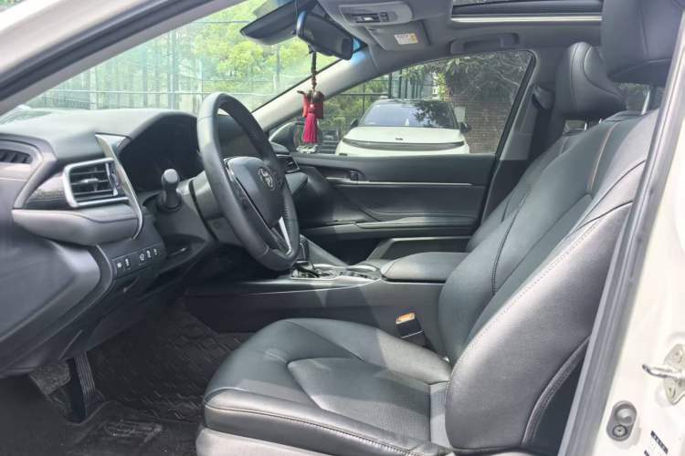 Used Toyota Camry 2021 2.5G Luxury Edition Interior 6