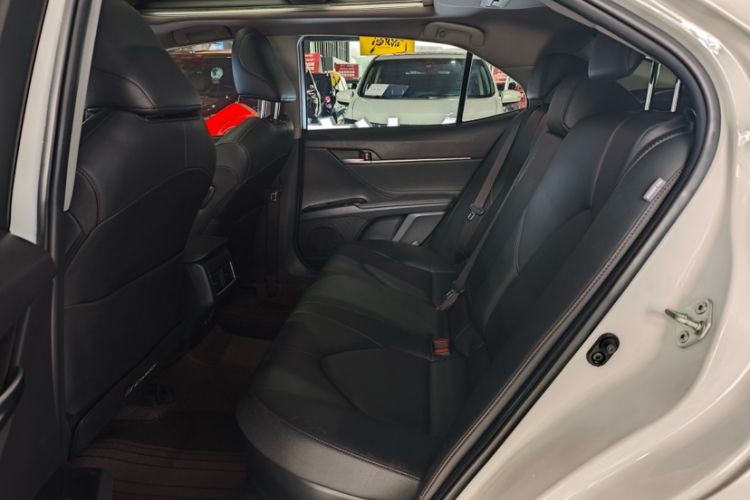 Used Toyota Camry 2021 Dual-Motor 2.5HG Luxury Edition Interior 7